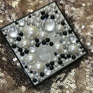 MAC Sheer Mystery Powder - light